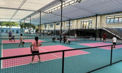 Thi nhau đổ tiền vào pickleball