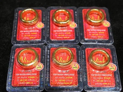 Lần đầu tiên trong lịch sử giao dịch, giá vàng nhẫn bật tăng vượt giá vàng miếng