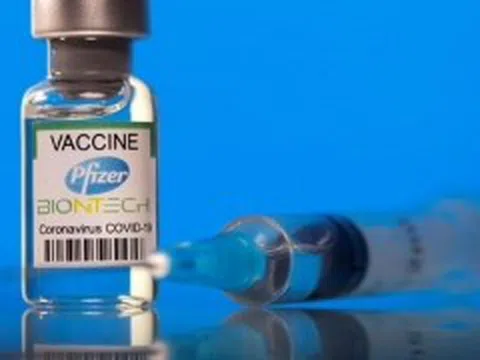 Pfizer và BioNTech bước đầu giành chiến thắng trong vụ kiện bản quyền vaccine COVID-19