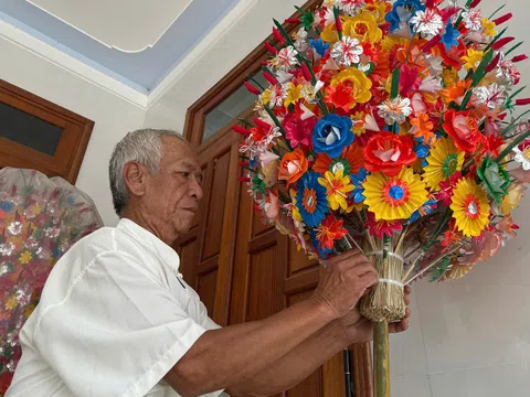 Làng nghề hàng trăm năm tuổi ở Huế vào vụ Tết