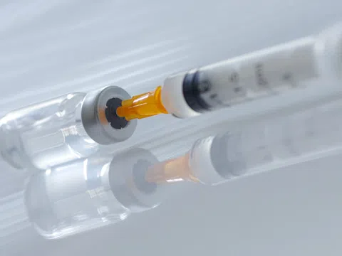 Vắc xin bất hoạt phòng đầu tiên thế giới được phê duyệt lâm sàng