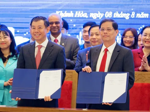 VinGroup hợp tác với tỉnh Khánh Hòa triển khai chương trình người dân nói tiếng Anh