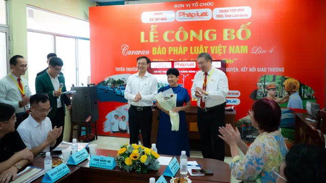 Caravan báo Pháp luật Việt Nam 2026 sẽ trao 1.000 mũ bảo hiểm, thắp sáng hơn 3 km đường biên